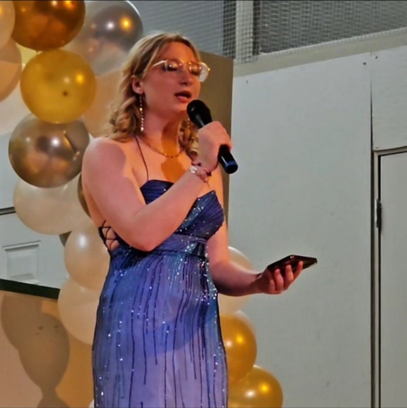 Meet your Posher, Liz - Picture 1 of 1